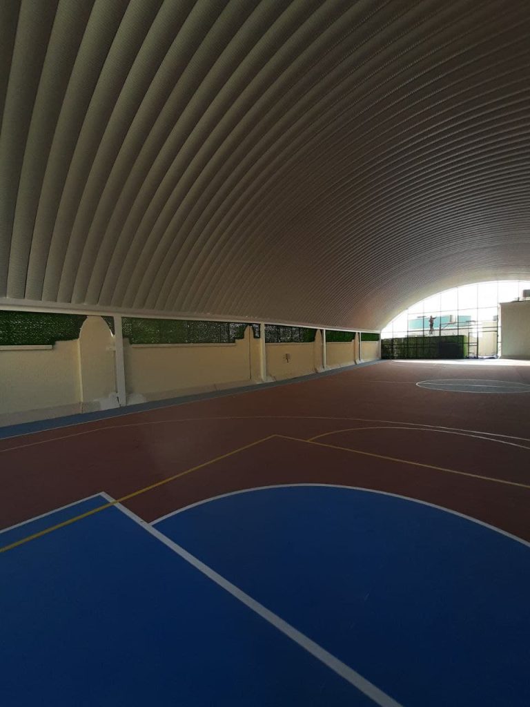 عمل تغطيات كيسبان و اسوار لسطح مدرسه الرؤية ثنائية اللغة بصباح السالم